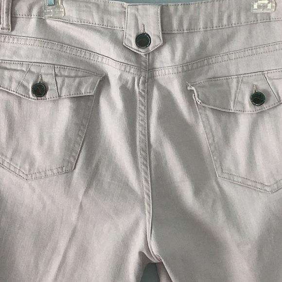 Living Planet cream capris - size 12. Front and back pockets. - Picture 5 of 9